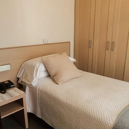 فندق Rouge International 4*